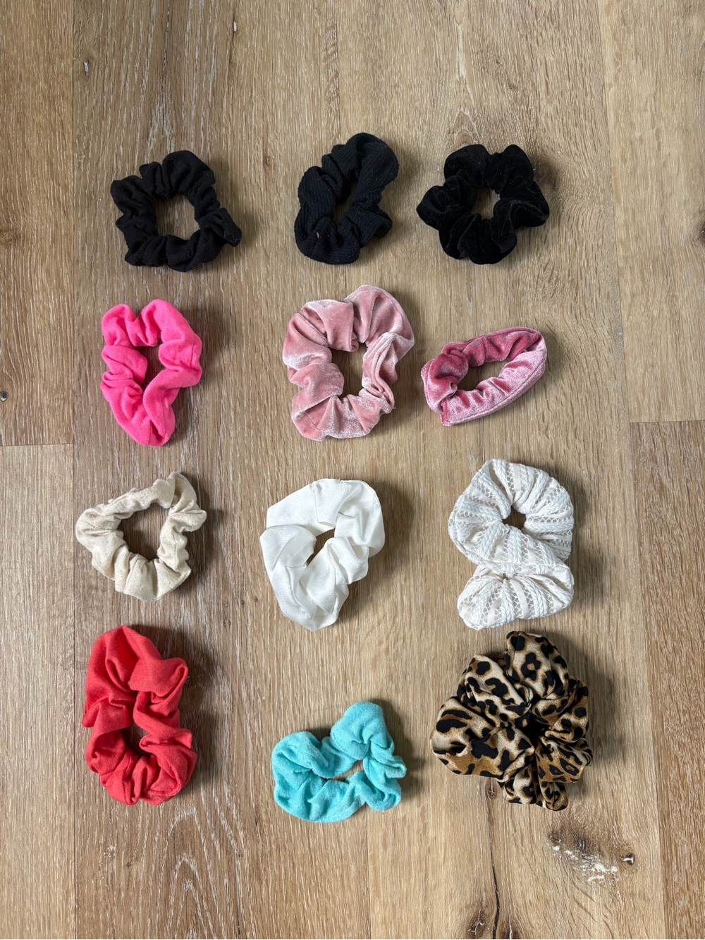 Set of 12 Mixed Velvet and Knit Scrunchies